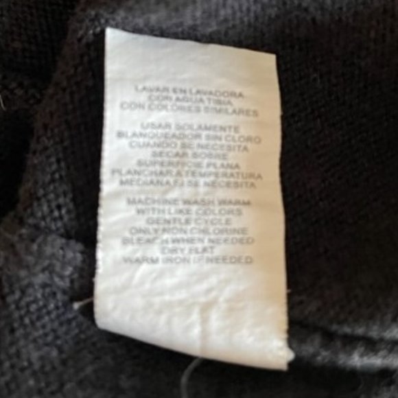 Daisy Fuentes Black Knit Turtleneck with Flowing Bottom - Picture 5 of 5